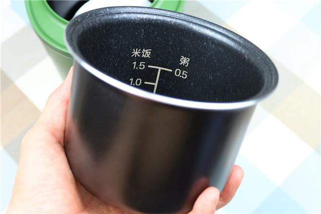 炖一锅莲藕玉米排骨汤,一个人的生活也可以丰富多彩 炖一锅莲藕玉米排骨汤,一个人的生活也可以丰富多彩