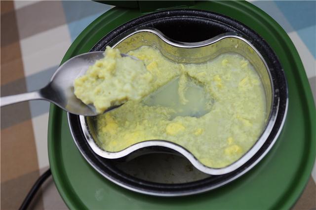 炖一锅莲藕玉米排骨汤,一个人的生活也可以丰富多彩 炖一锅莲藕玉米排骨汤,一个人的生活也可以丰富多彩