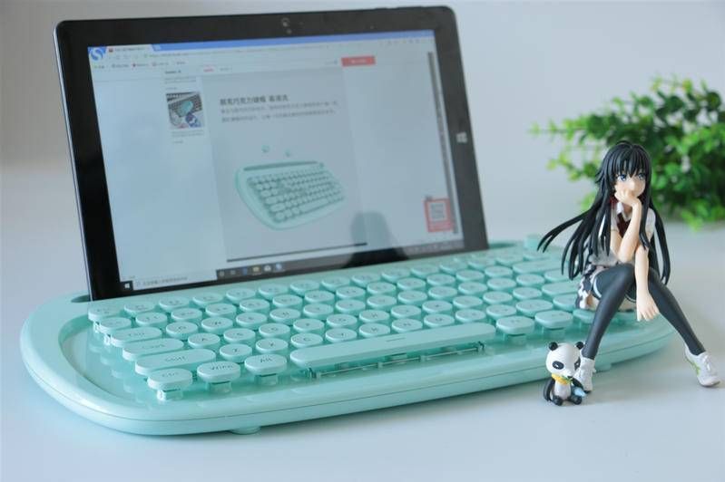 绚丽多彩卡哇伊,小姐姐都喜欢的巧克力蓝牙平板专用键盘实测-1