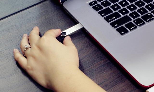 全金属、安全坚固、1元1G、美国大厂!金士顿DTSE9 G2 U盘评测 全金属、安全坚固、1元1G、美国大厂!金士顿DTSE9 G2 U盘评测