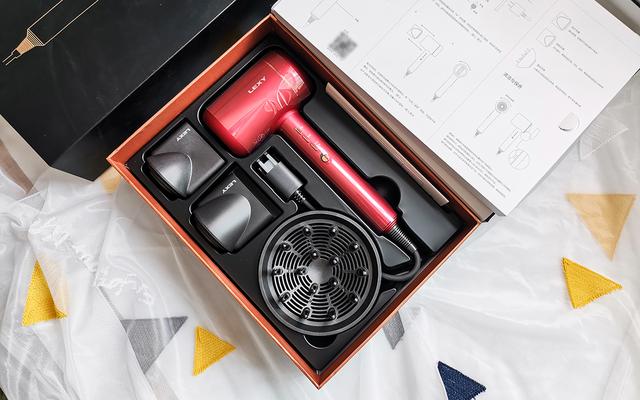 国潮新时尚,莱克F6高端涡扇吹风机,水离子护发更健康 国潮新时尚,莱克F6高端涡扇吹风机,水离子护发更健康