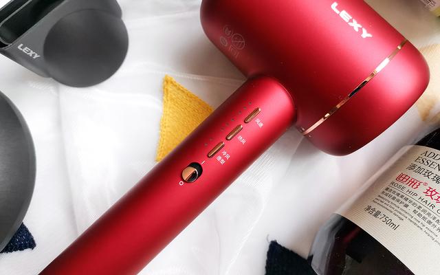 国潮新时尚,莱克F6高端涡扇吹风机,水离子护发更健康 国潮新时尚,莱克F6高端涡扇吹风机,水离子护发更健康