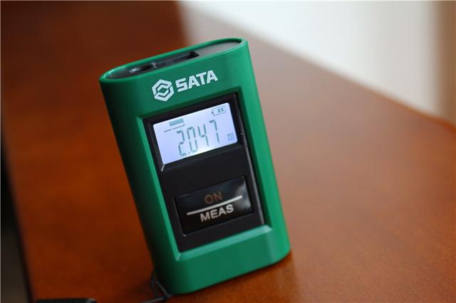 世达SATA迷你激光测距仪量VS钢卷尺,结果大大出乎意料 世达SATA迷你激光测距仪量VS钢卷尺,结果大大出乎意料