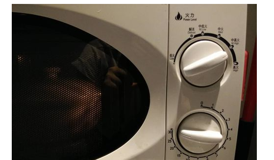 如何选购微波炉 如何巧用微波炉做美食 如何选购微波炉 如何巧用微波炉做美食