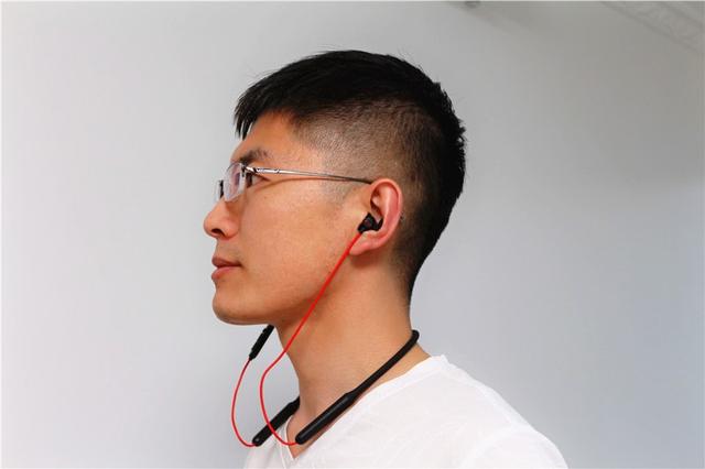 德国大师专业调音+仿生鲨鱼鳍设计,勒姆森SK-20挂脖蓝牙耳机 德国大师专业调音+仿生鲨鱼鳍设计,勒姆森SK-20挂脖蓝牙耳机