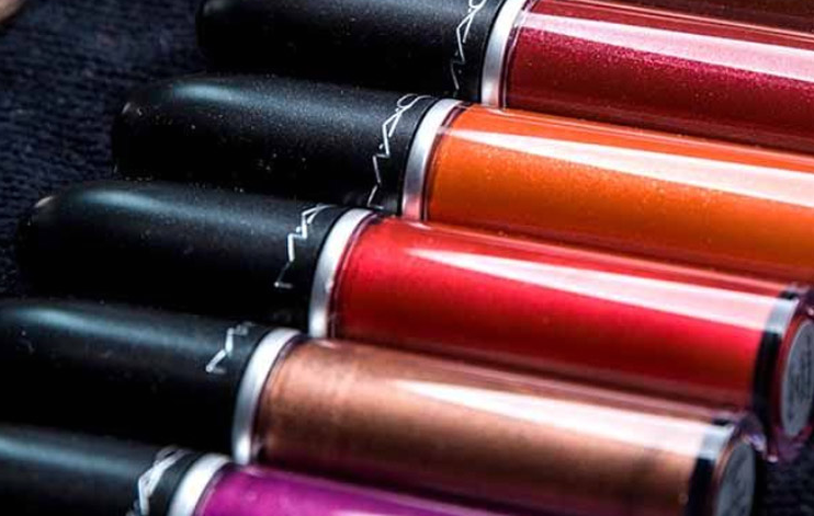 唇彩是什么 唇彩和唇蜜有什么不同 唇彩是什么 唇彩和唇蜜有什么不同