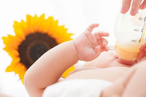 怎么选择适合的婴儿奶粉 宝宝不吃奶粉如何解决