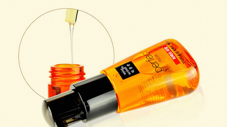 护发精油的怎么用 护发精油与护发素的区别 护发精油的怎么用 护发精油与护发素的区别