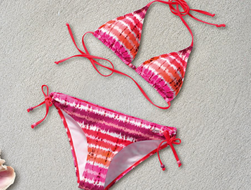 挑选适合自己的泳衣 成为泳池一道亮丽的风景线 挑选适合自己的泳衣 成为泳池一道亮丽的风景线