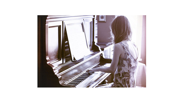 钢琴知识百科:钢琴怎么选 电钢琴与钢琴的区别 钢琴知识百科:钢琴怎么选 电钢琴与钢琴的区别