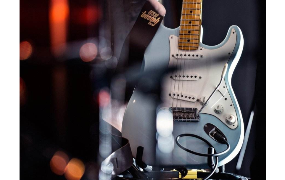 电吉他该怎么选 电吉他和木吉他区别在哪 电吉他该怎么选 电吉他和木吉他区别在哪