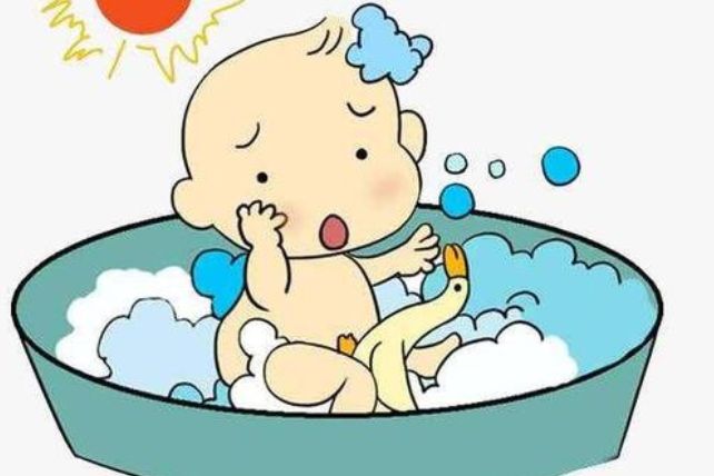 婴儿浴桶怎么选？宝宝多大可以用浴桶-1