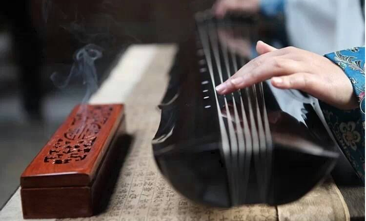 古琴的演奏技巧有哪些 古琴与古筝的区别有哪些 古琴的演奏技巧有哪些 古琴与古筝的区别有哪些