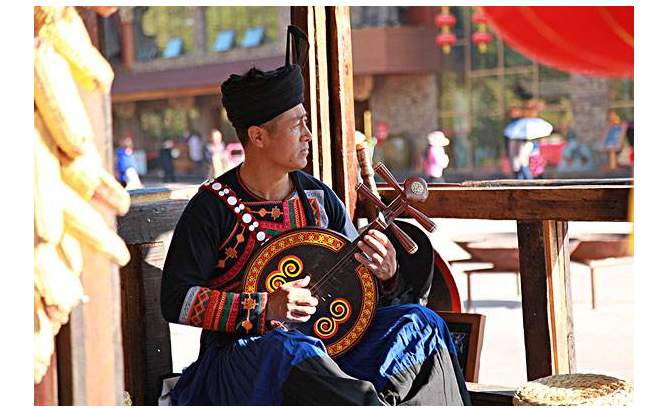 月琴与阮有什么区别 月琴应如何弹 月琴与阮有什么区别 月琴应如何弹