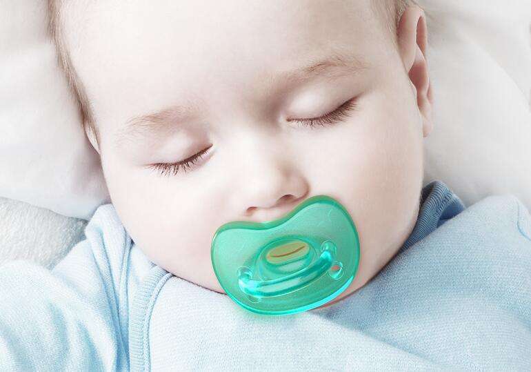 安抚奶嘴优缺点 安抚奶嘴适合多大的宝宝用 安抚奶嘴优缺点 安抚奶嘴适合多大的宝宝用