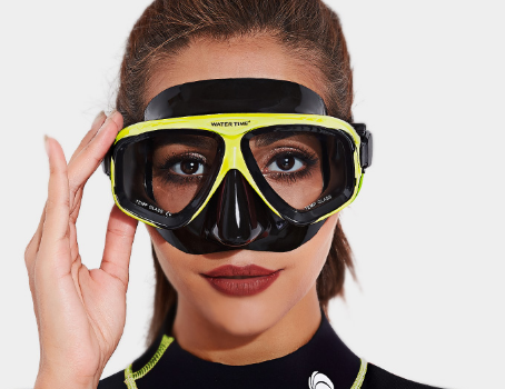 潜水镜如何选择 潜水镜和游泳镜有什么不同 潜水镜如何选择 潜水镜和游泳镜有什么不同