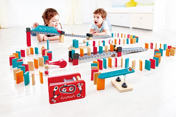 多米诺骨牌是这样摆出来的 多米诺骨牌技巧介绍 多米诺骨牌是这样摆出来的 多米诺骨牌技巧介绍