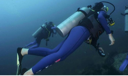 想要探索海洋?水母衣你值得拥有 想要探索海洋?水母衣你值得拥有