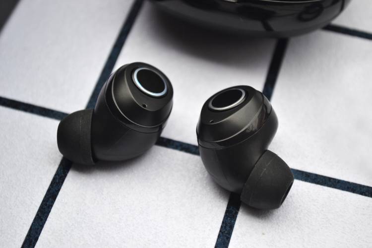 平民优选挚爱之声——西圣真无线蓝牙耳机 平民优选挚爱之声——西圣真无线蓝牙耳机