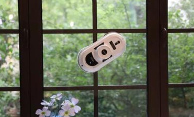 高层玻璃怎么擦?擦窗机器人值得拥有 高层玻璃怎么擦?擦窗机器人值得拥有