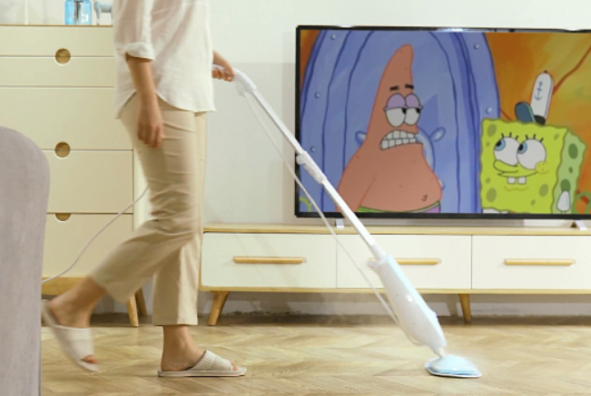 地板有油污怎么办?蒸汽拖把帮你轻松搞定 地板有油污怎么办?蒸汽拖把帮你轻松搞定