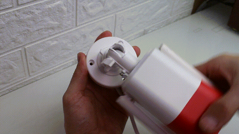 小区邻居家进了贼,吓得我抓紧安装了个360户外摄像头看家护院 小区邻居家进了贼,吓得我抓紧安装了个360户外摄像头看家护院