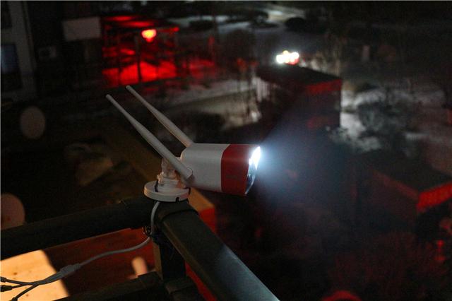 小区邻居家进了贼,吓得我抓紧安装了个360户外摄像头看家护院 小区邻居家进了贼,吓得我抓紧安装了个360户外摄像头看家护院