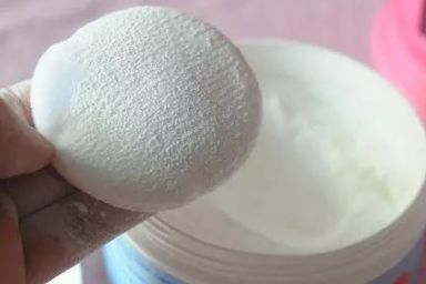 痱子粉有什么作用？痱子粉与爽身粉的区别？-1