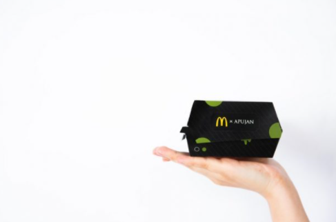 McDonald’s 与台湾设计师 APUJAN 合作，推出最新包装