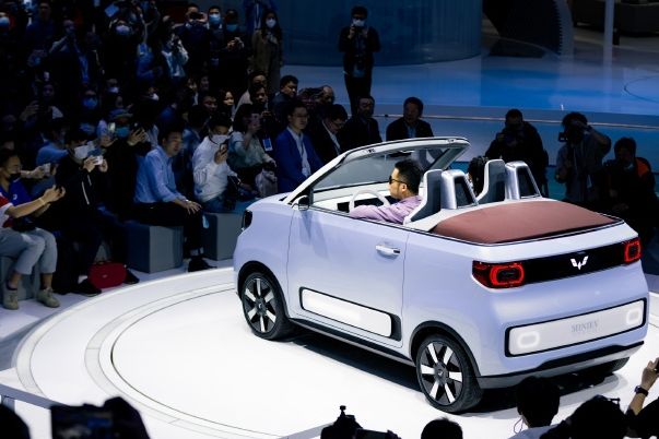 五菱宏光 MINI EV 敞篷版将在欧洲开卖，预计 2 万欧元起售-2