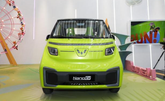五菱Nano EV正式上市，比宏光MINI更加可爱