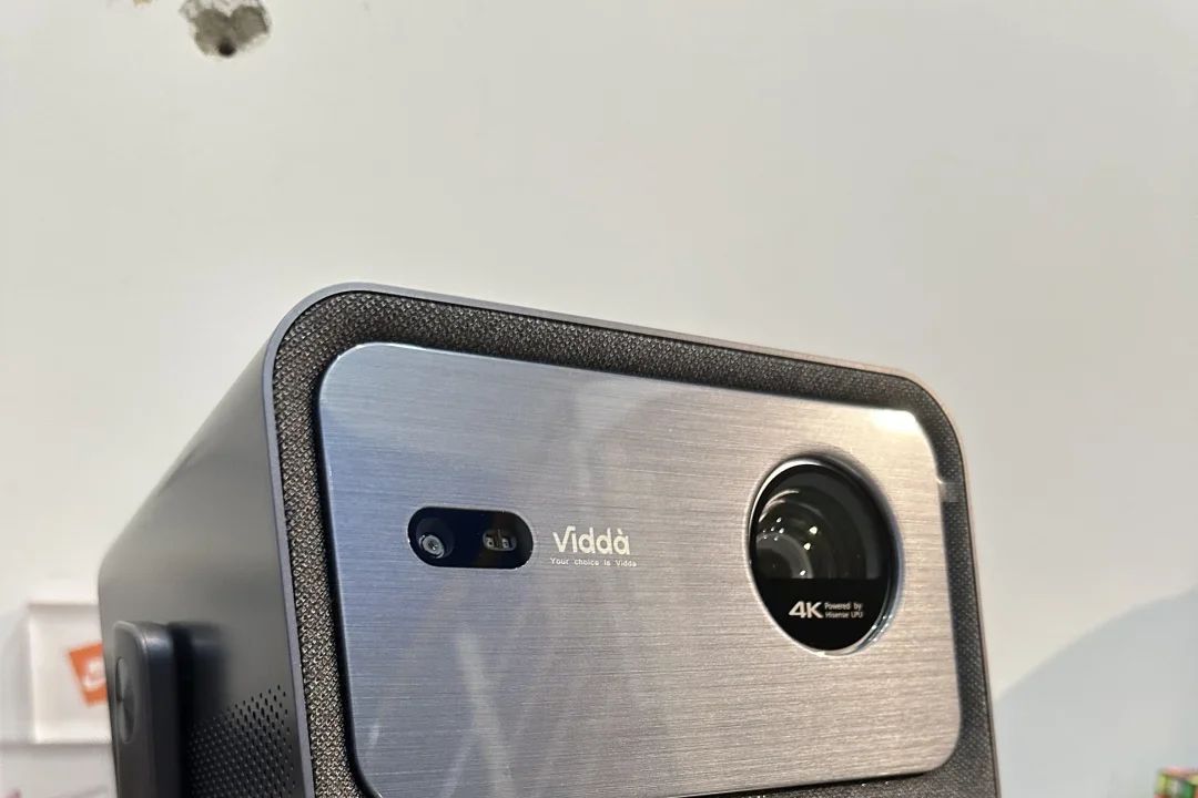 viddac2s投影仪怎么样？海信c2s远高于坚果n1spro哪款好用-1