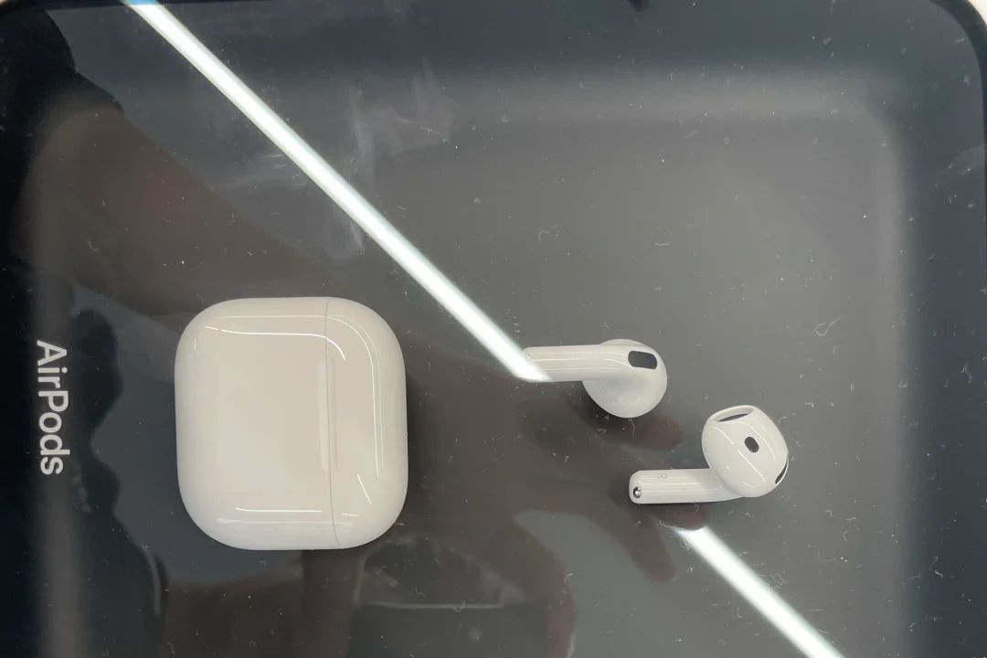 airpods4和airpods2哪个更值得购买？airpods4和airpods2哪个舒服-1