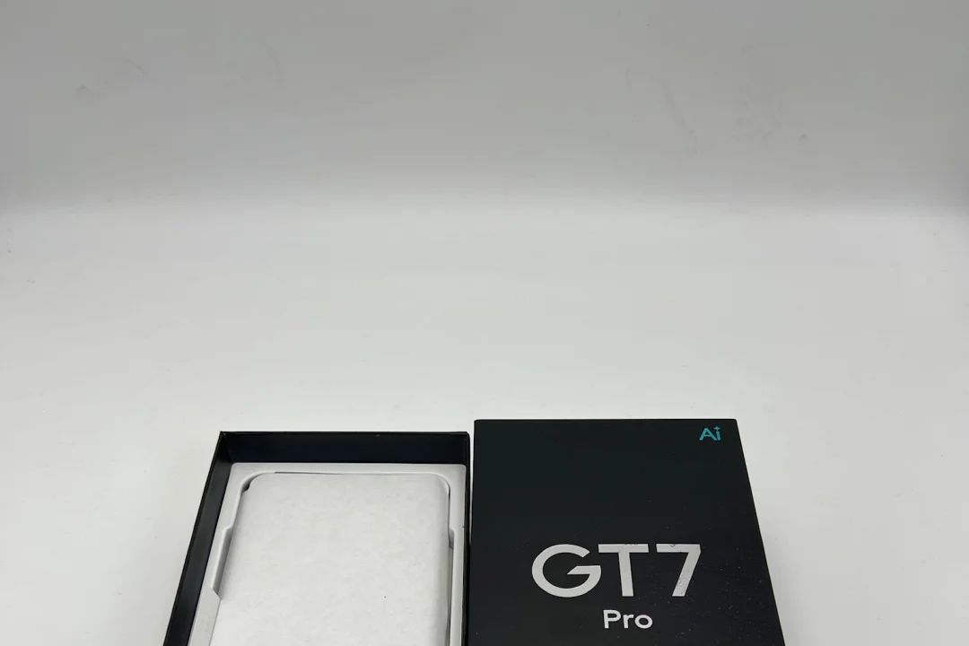 真我gt7pro测评怎么样？真我gt7pro是直屏吗-1