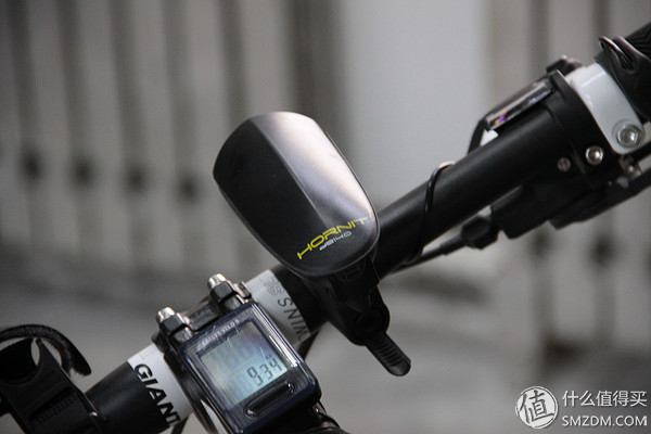 冬天骑行常用装备:捷安特 XTC820、喇叭、手套、眼镜 冬天骑行常用装备:捷安特 XTC820、喇叭、手套、眼镜