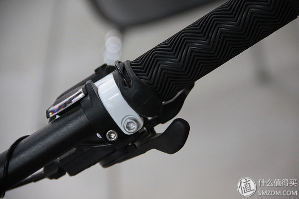 冬天骑行常用装备:捷安特 XTC820、喇叭、手套、眼镜 冬天骑行常用装备:捷安特 XTC820、喇叭、手套、眼镜